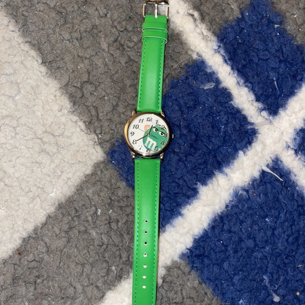 M & M ladies watch, green - Picture 2 of 4